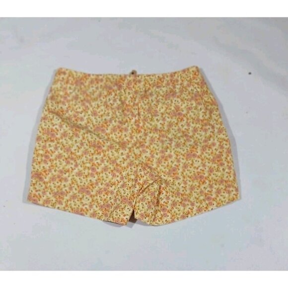 L.L. Bean Favorite Fit Pull On Shorts - Picture 5 of 9